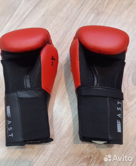 Боксерские перчатки Decathlon 4oz