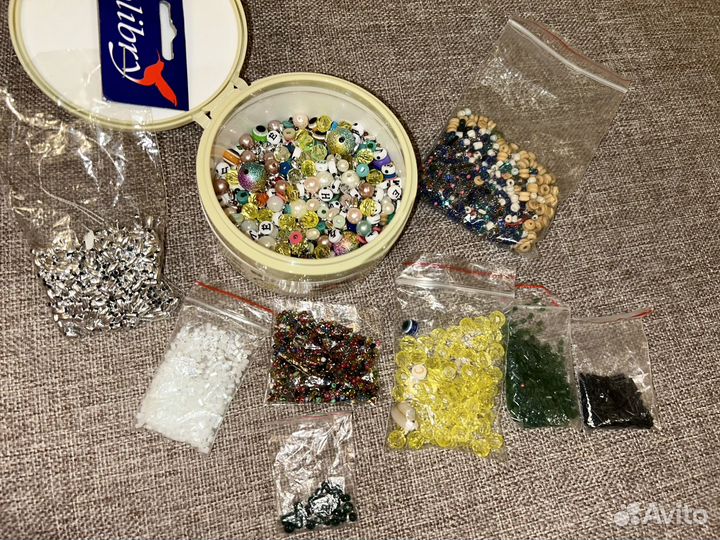 Бисер, остатки ткани бесплатно