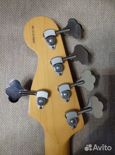 Fender Roscoe Beck V