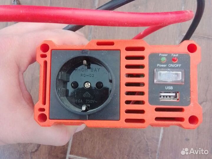 Автомобильный инвертор Airline 750 Вт