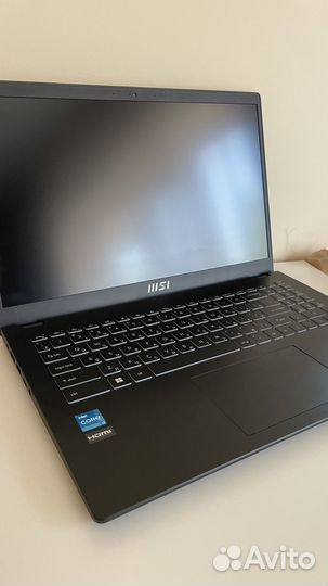 Ноутбук MSI Modern 15 B12M-211RU черный