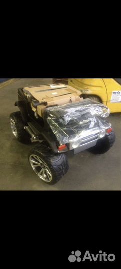 Детский электромобиль peg perego