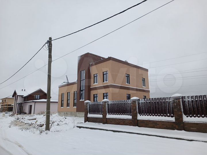 Коттедж 226 м² на участке 7,2 сот.