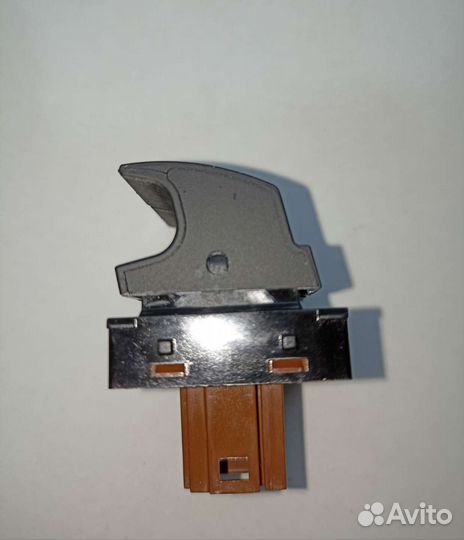 Кнопка стеклоподъемника шкода