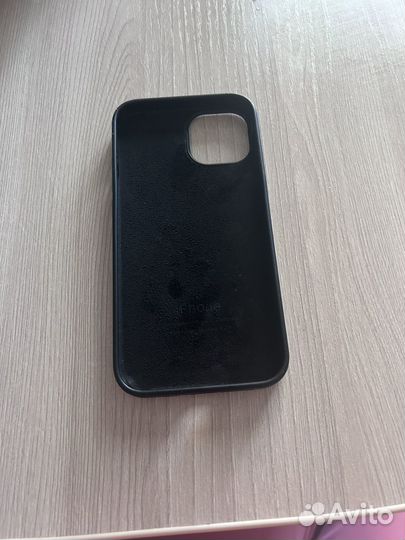 Чехол на iPhone 14