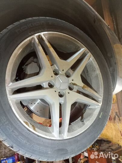 Колеса на Mercedes R18 летние