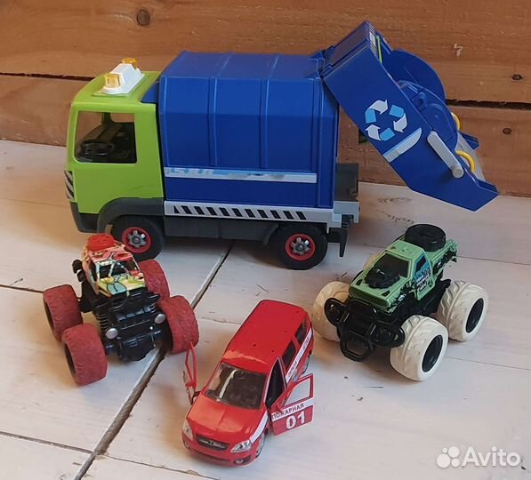 Машинки инерционные