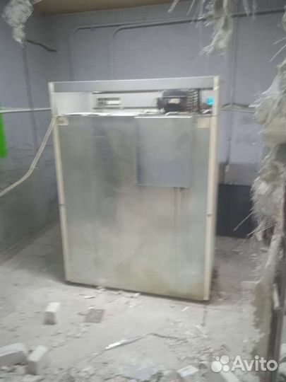 Холодильник, холодильный шкаф