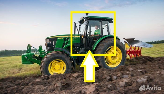 Стекло двери левое John Deere 6110B / 6140B