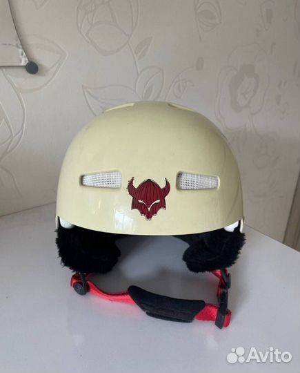 Шлем сноубордический женский TSG