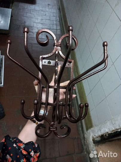 Вешалка настенная