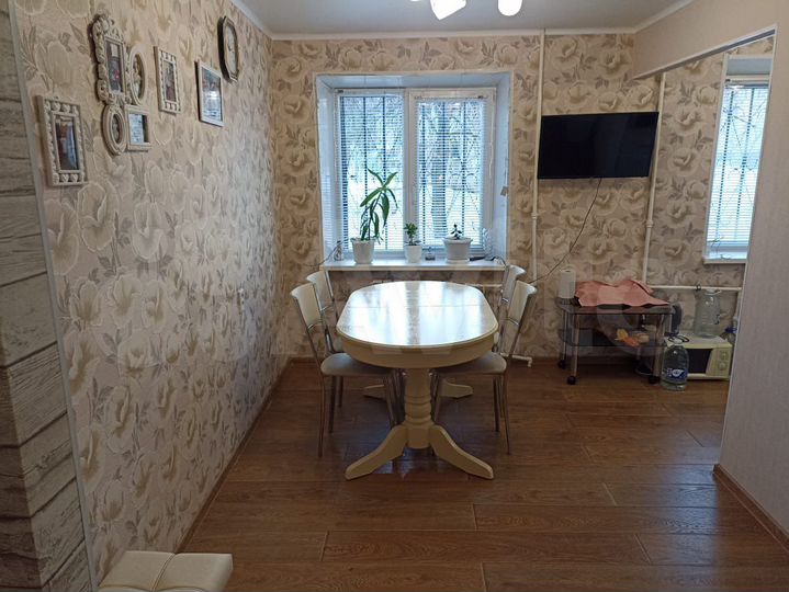 4-к. квартира, 63 м², 1/5 эт.