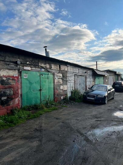 Гараж, > 30 м²