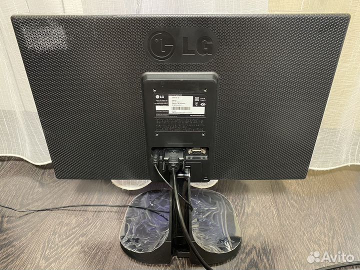 Монитор LG 20M47D