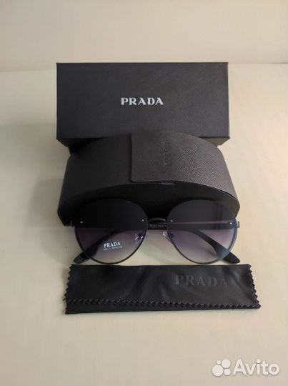 Солнечные очки Prada