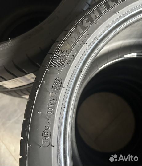 Michelin Pilot Sport 4 S 285/35 R20 и 275/35 R20