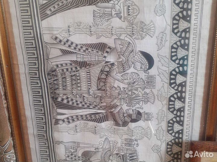 Скульптура в раме Эхнатон,Бог Солнца.Папирус