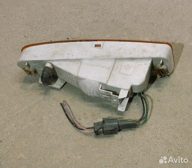 Поворотник бампера передний левый Maxima J30