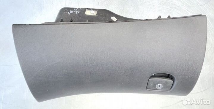 Пежо 607 Бардачок