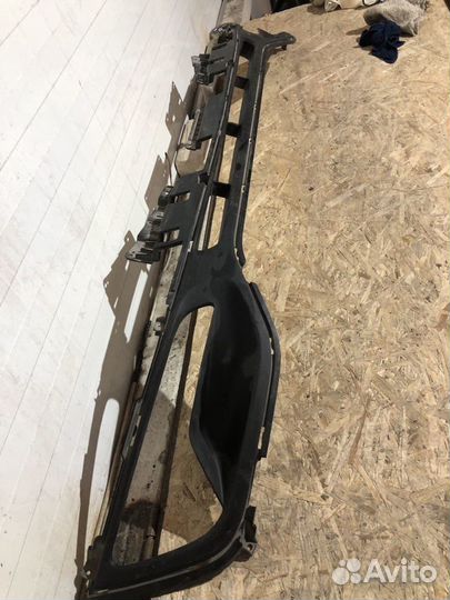 Решетка в бампер нижняя Kia Sportage 3 SL (10-15)