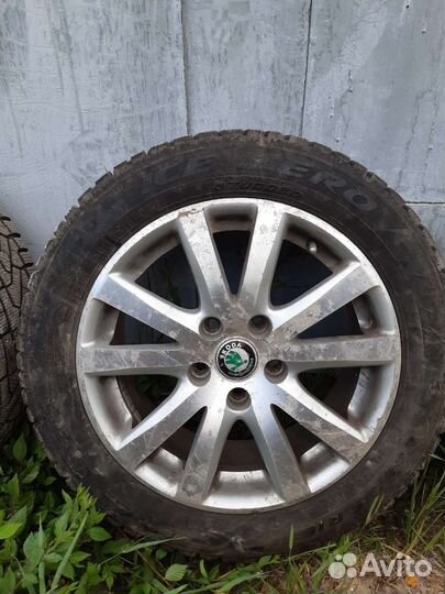 Pirelli Ice Zero 205/55 R16 94E