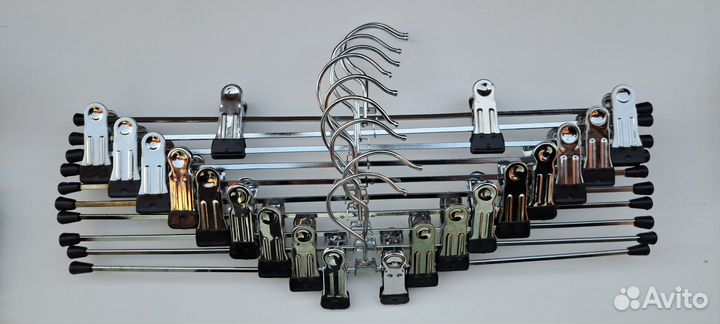 Вешалка для юбок и брюк с зажимами