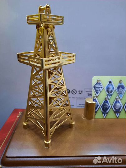 Сувенир визитница настольнач Буровая вышка