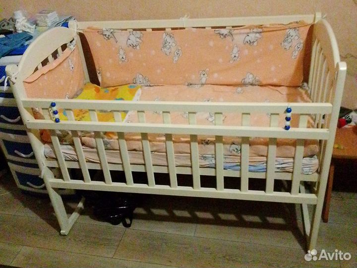 Детская кроватка-качалка