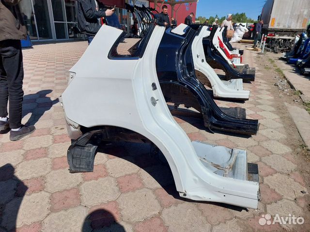 Задняя правая четверть Митсубиси Асх