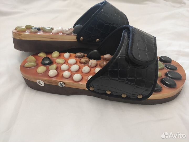 Тапочки из камня новые массажные 38-39
