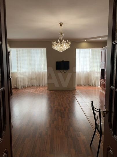 2-к. квартира, 67 м², 2/5 эт.