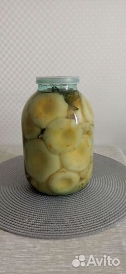 Грибы грузди соленые