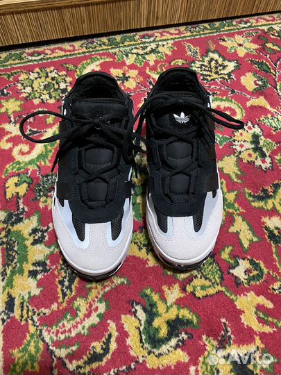 Кроссовки adidas
