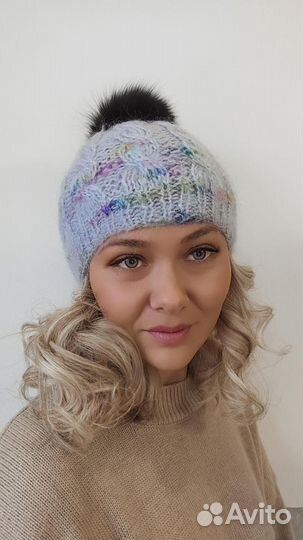 Шапка с натуральным помпоном