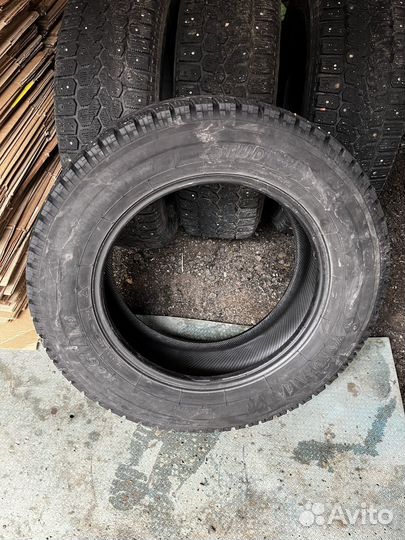 Yokohama Ice Guard F700S 215/65 R16 98Q