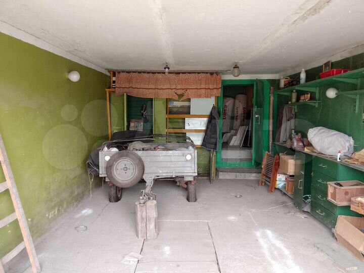 Гараж, > 30 м²