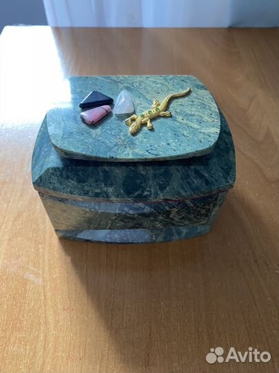 Малахитовая шкатулка прямиком с Урала