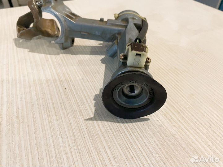 Замок зажигания Toyota Corolla AE100