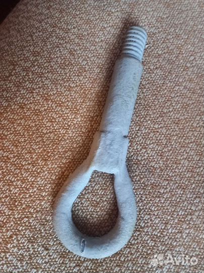 Буксировочный крюк