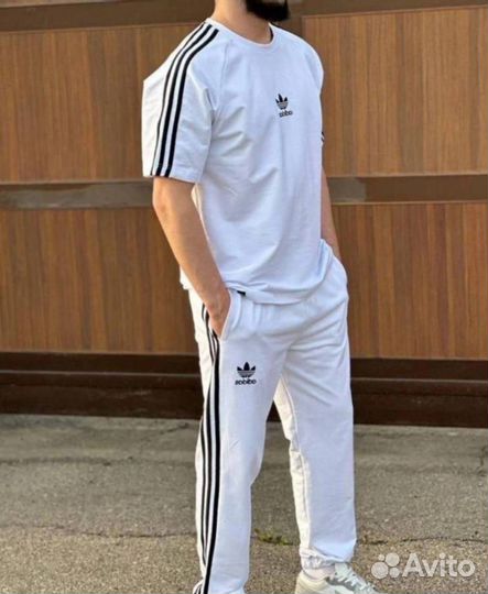 Спортивный мужской костюм адидас