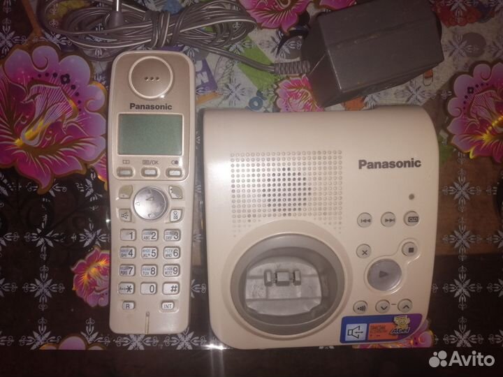 Радиотелефон Panasonic с автоответчиком