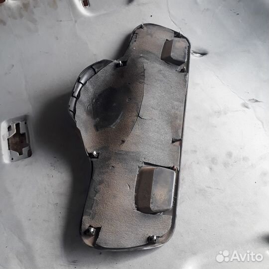 Обшивка крышки багажника Пежо 206