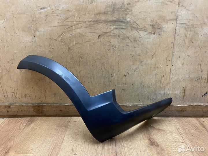 Накладка пер бампера правая Volvo V90 CC 2017-2021