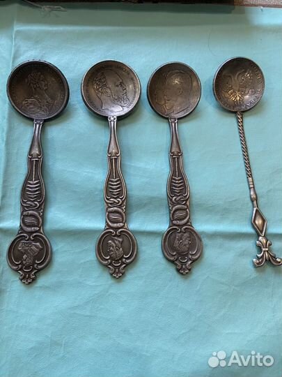 Старинные монеты и ложки из серебра с изображением