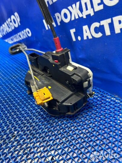 Передний правый замок двери Chevrolet Aveo T300