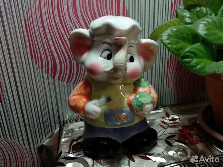 Статуэтка слоненок