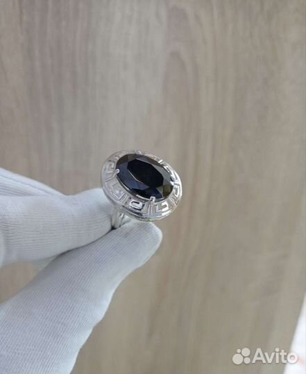 Серебряное кольцо с фианитом
