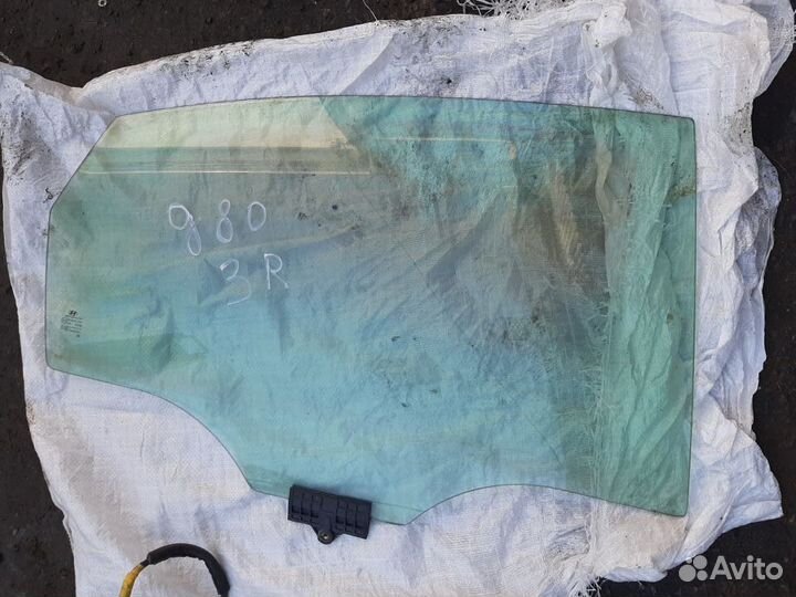 Стекло задней правой двери хендай дженезис 2