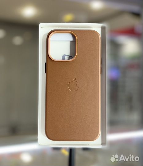 Чехол на iPhone 14 Pro Max коричневый