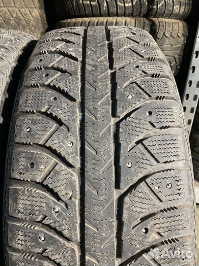 Bridgestone Ice Cruiser 7000 235/65 R17 108T